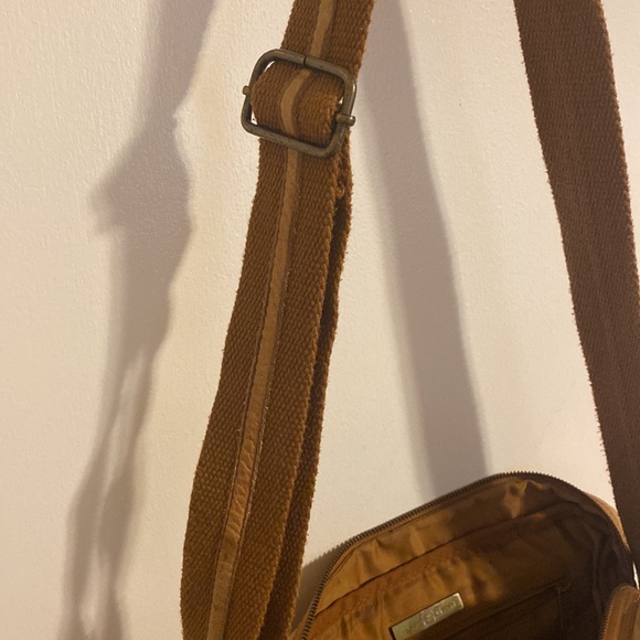 Wilson’s Leather Tan Messenger Bag - Picture 4 of 5